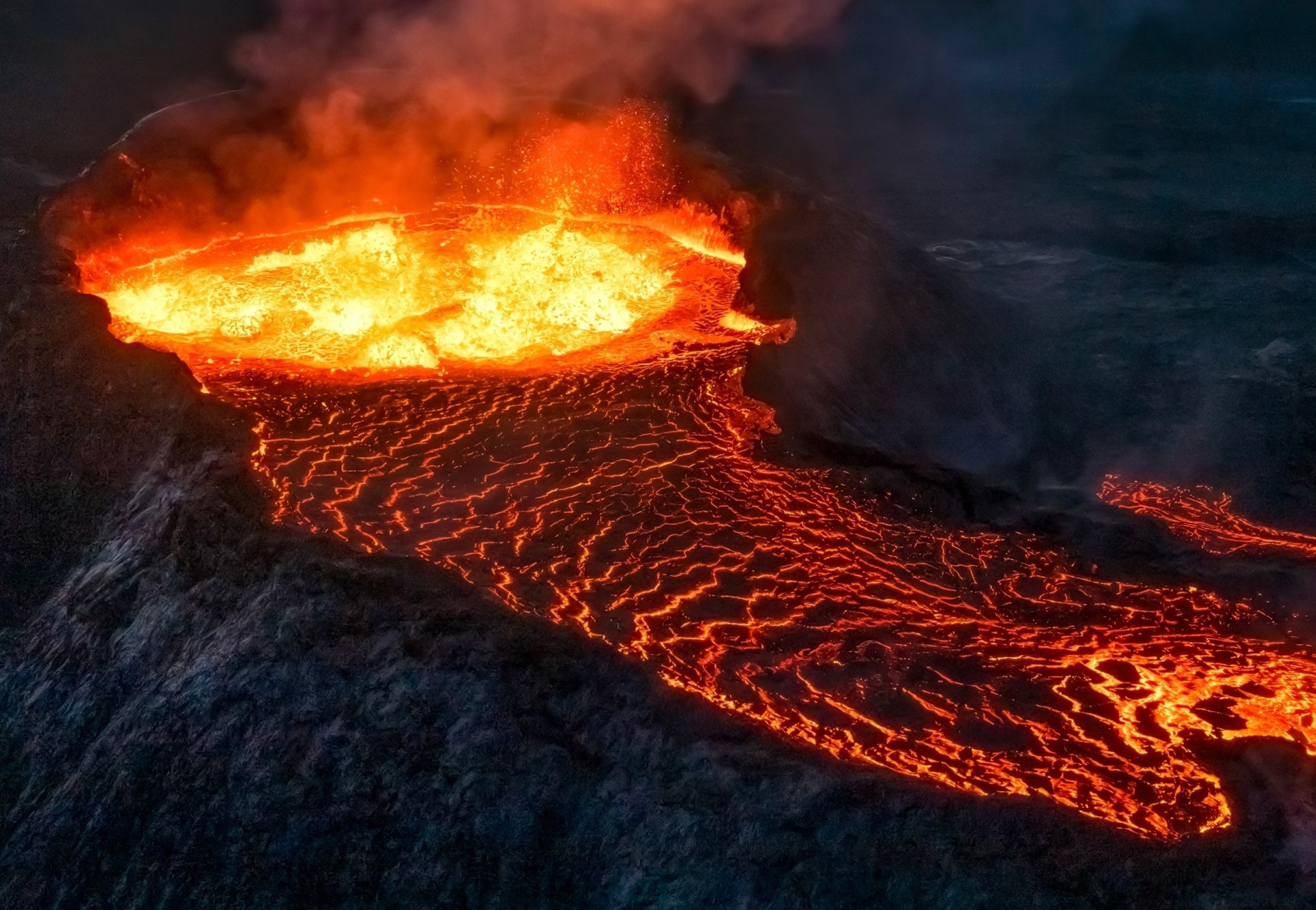 Magma observado tomando una ruta inesperada bajo los volcanes