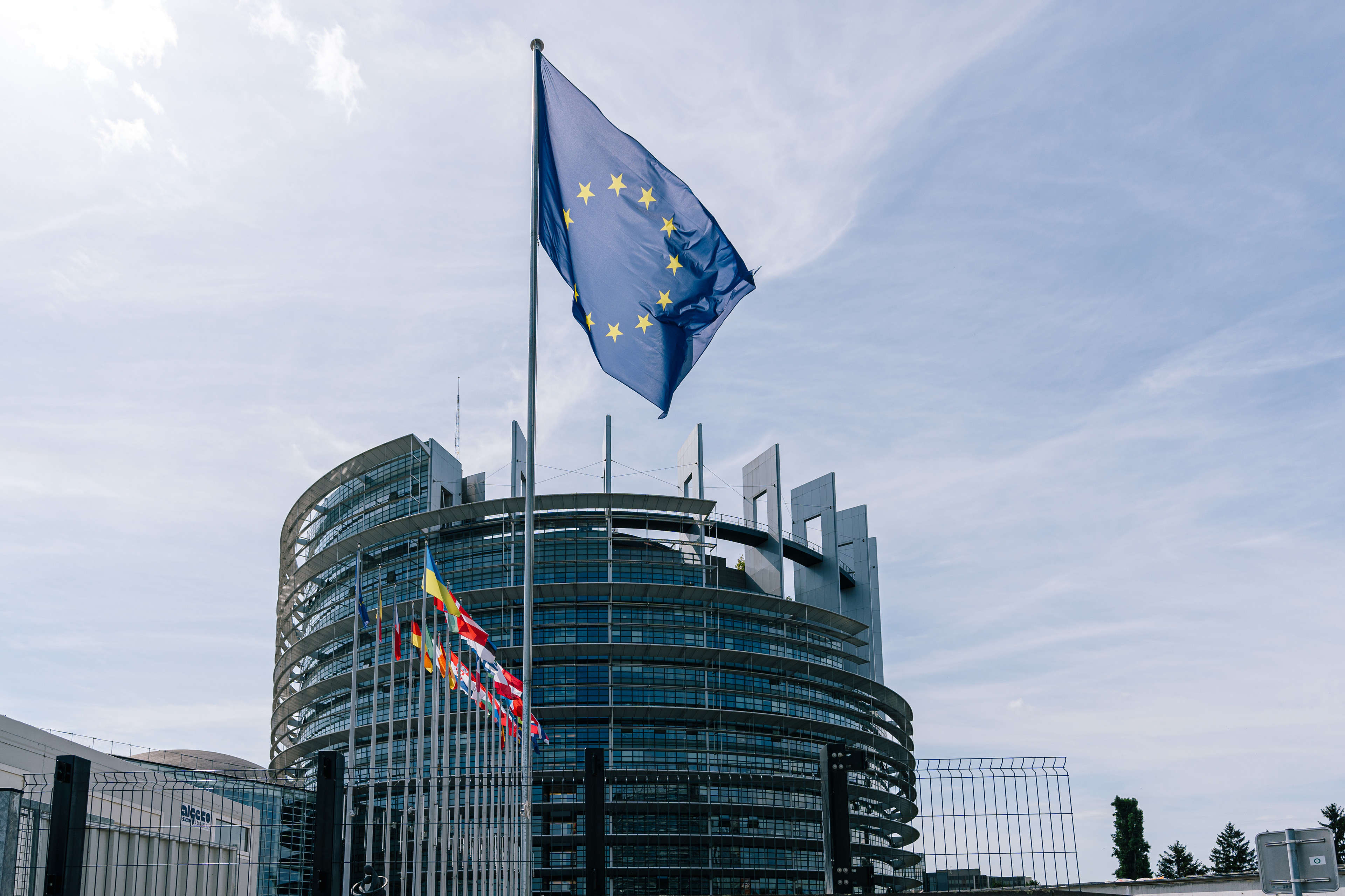 La Eurocámara pide más fondos para defensa en el presupuesto de la UE ...