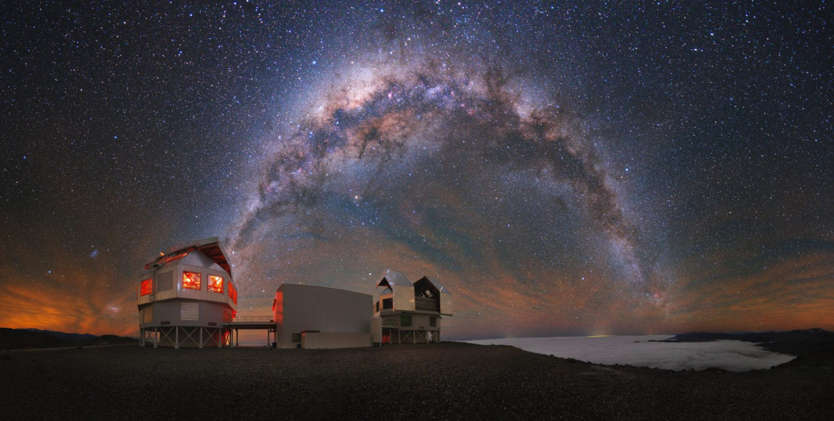 Cielos nocturnos junto a los Telescopios Magallanes. Creu0301dito  Y. Beletsky
