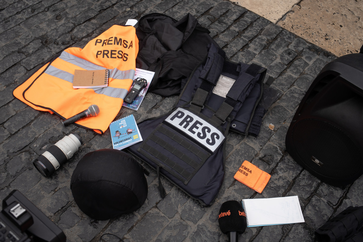 EuropaPress 5564641 material prensa suelo concentracion muerte periodistas guerra israel