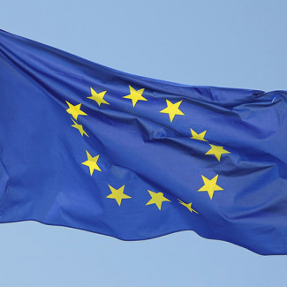 Archivo - Bandera de la Unión Europea.