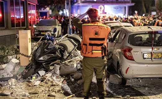 Un ataque con misil iraní deja dos muertos en la periferia de Tel Aviv