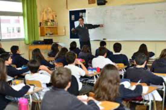 Profesores haciendo clases ok