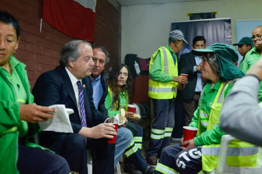 N Monckeberg con sindicato aseo