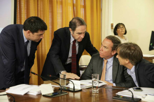 Ministro hernan larrain ok
