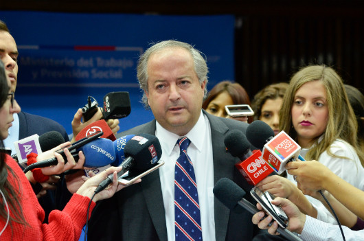 Nicolás Monckeberg con prensa