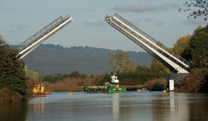 Puente Cau Cau