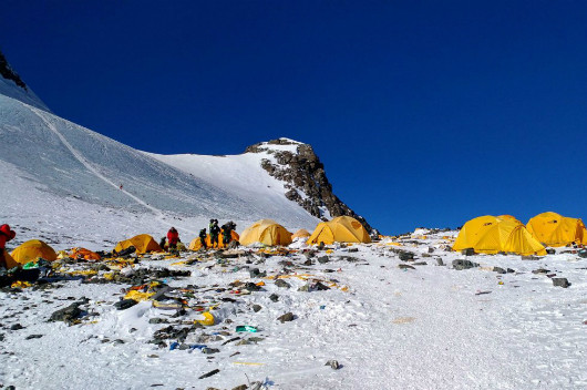 Everest Basura carpas y residuos