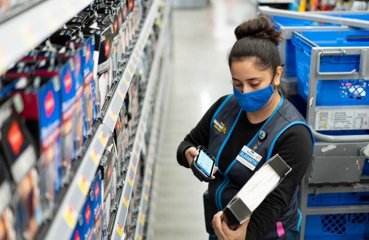 EuropaPress 3411789 empleada walmart (1)