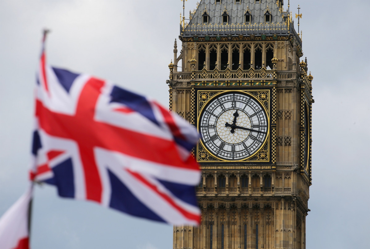 EuropaPress 1302175 bandera britanica big ben (1)