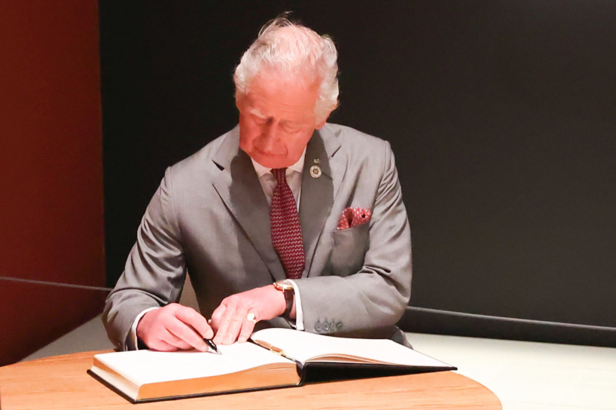 EuropaPress 4364415 alteza real principe gales firma libro visitas museo abril 2022 bishop