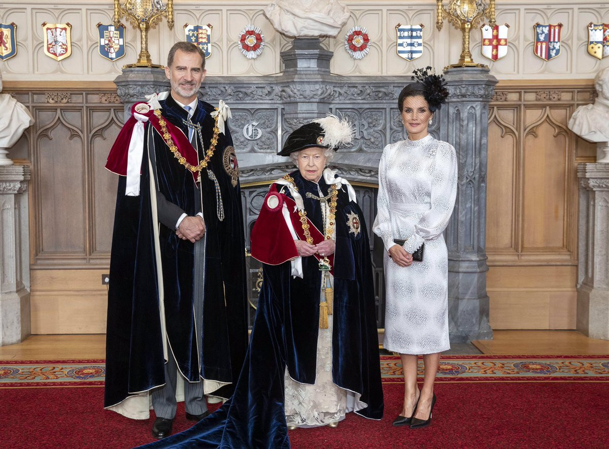 EuropaPress 2213054 i d rey felipe vi reina isabel ii inglaterra reina letizia foto posterior
