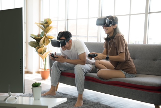 Couple playing video games at home 2022 02 02 03 59 29 utc