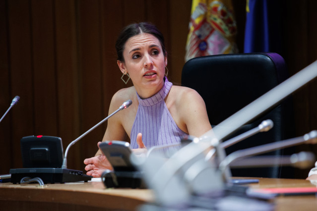 Archivo - La ministra de Igualdad, Irene Montero, participa en la mesa 'Derechos LGTBI+, del matrimonio a la ley Trans', en el Ministerio de Derechos Sociales y Agenda 2030, a 28 de junio de 2022, en Madrid (España). La jornada, organizada por la Federaci