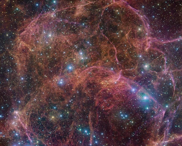 Restos de la supernova Vela captados por el telescopio VLT