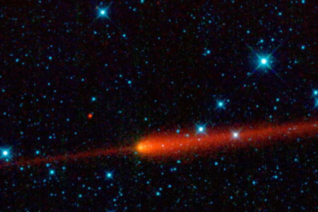 Esta imagen del Wide-field Infrared Survey Explorer (WISE) de la NASA muestra el cometa 65/P Gunn.