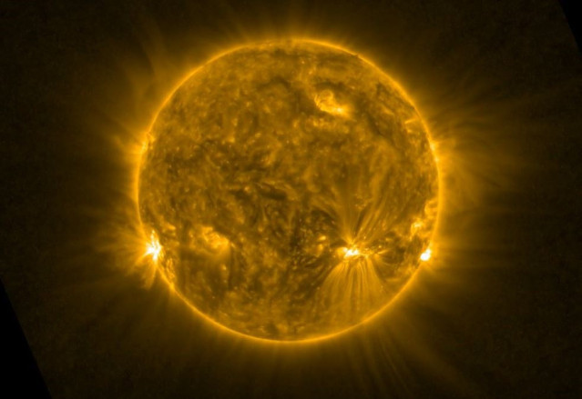 Serpiente solar avistada deslizándose por la superficie del Sol