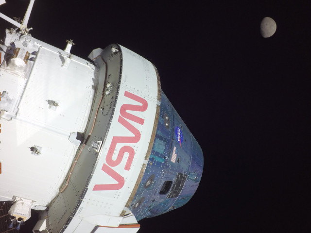 Imagen de la nave Orion al situarse en zona de esfera gravitatoria lunar