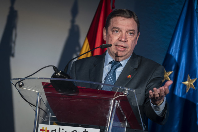 El ministro de Agricultura, Pesca y Alimentación, Luis Planas, durante la presentación de la campaña ‘Disfrutemos de un país infinito en productos del mar y recetas’, en el Espacio Rastro Madrid, a 28 de noviembre de 2022, en Madrid (España).