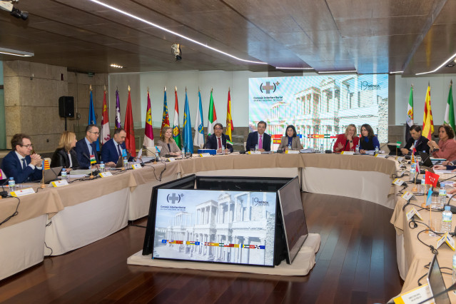 Vista general de la reunión presencial del pleno del Consejo Interterritorial del Sistema Nacional de Salud (CISNS), en la sede de la Asamblea de Extremadura, a 19 de diciembre de 2022, en Mérida, Badajoz, Extremadura (España). Durante la reunión, se apru
