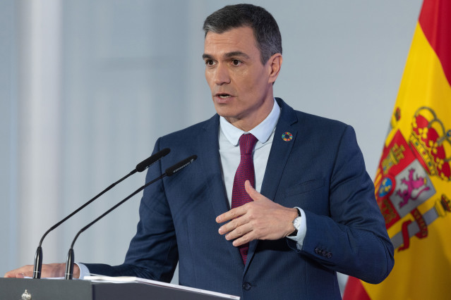 El presidente del Gobierno, Pedro Sánchez, comparece en rueda de prensa tras el último Consejo de Ministros, en el Complejo de la Moncloa, a 27 de diciembre de 2022, en Madrid (España). Durante su comparecencia, Sánchez ha hecho un balance político del añ