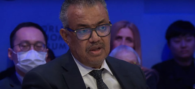 El director general de la Organización Mundial de la Salud (OMS), Tedros Adhanom Ghebreyesus, en la jornada 'Acabar con la tuberculosis: ¿cómo lograrlo?', en el Foro Económico Mundial de Davos (Suiza), a 17 de enero de 2023.