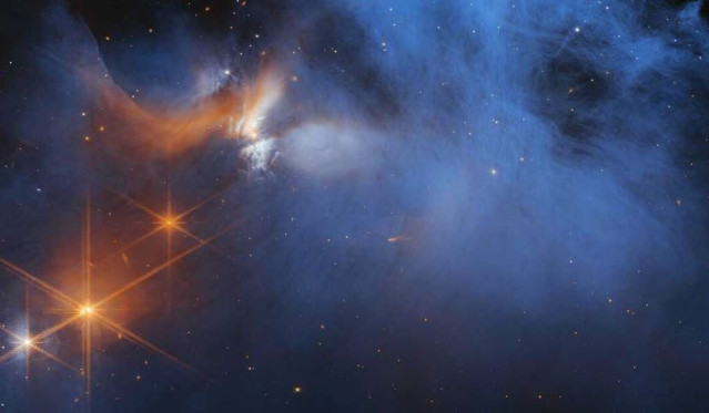 Un equipo internacional, entre los que se encuentra la Dra. Danna Qasim, investigadora del Southwest Research Institute, utilizó el telescopio espacial James Webb para lograr la visión más oscura y profunda de los hielos en las nubes interestelares.
