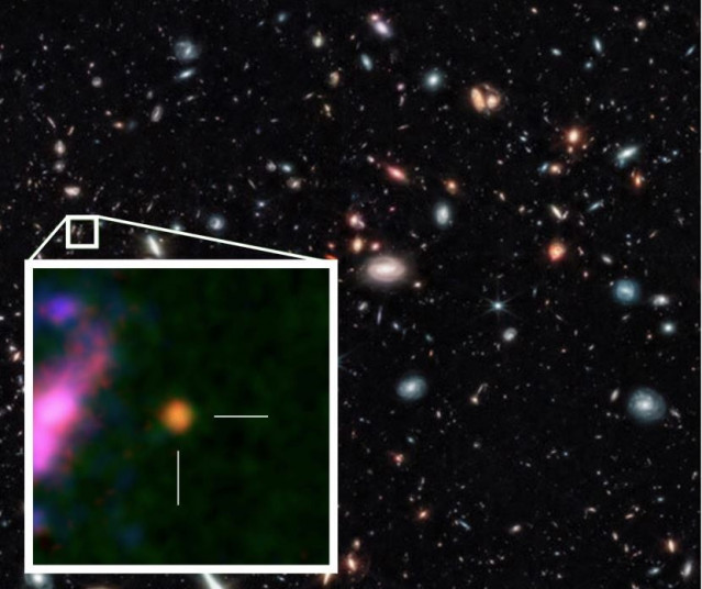 El conjunto de radiotelescopios ALMA ha determinado la edad cósmica exacta de una galaxia distante identificada por el JWST, GHZ2/GLASS-z12, 367 millones de años después del Big Bang.