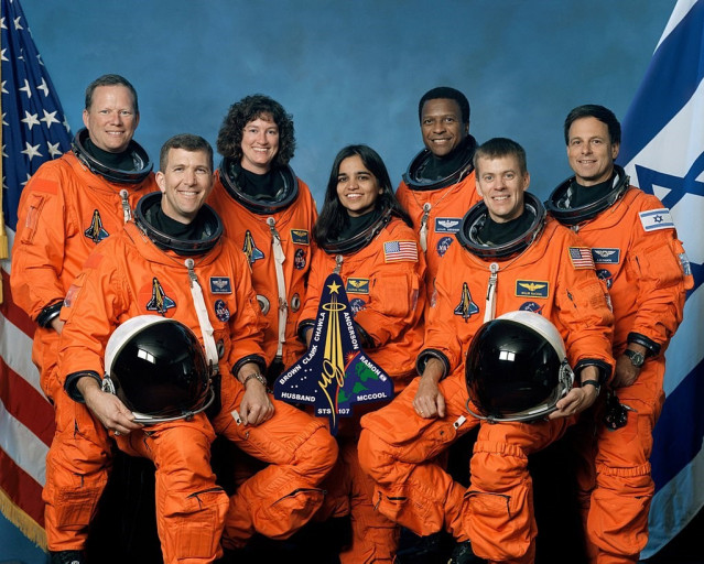 Archivo - La tripulación de la misión STS-107. De izquierda a derecha: Brown, Husband, Clark, Chawla, Anderson, McCool y Ramon