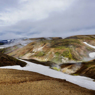 Estos penachos sulfurosos en Laugavegur (Islandia) no se registran en las observaciones por satélite. El análisis de núcleos de hielo muestra que estos penachos tienen un efecto mucho mayor sobre e