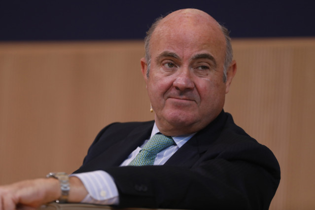 Archivo - El vicepresidente del Banco Central Europeo, Luis de Guindos, participa en una jornada organizada por IESE Business School y Fundación Naturgy, en el Campus del IESE, a 4 de noviembre de 2022, en Madrid (España).