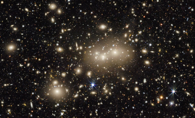 Imagen De Abell 3158, Parte Del Estudio DESI Legacy Imaging Survey