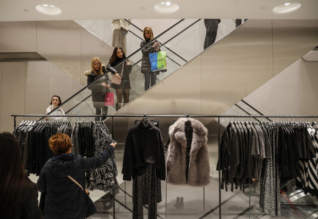 Archivo - Imagen de un Zara en Valencia.