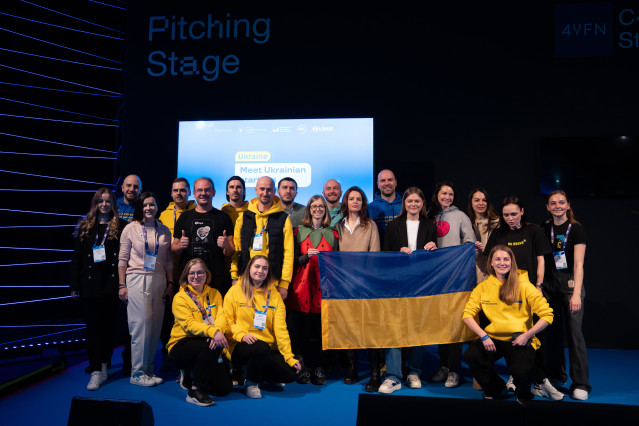 Foto de familia de CEOS durante una sesión de 'pitching' de la delegación de Ucrania en el Mobile World Congress de Fira de Barcelona, a 2 de marzo de 2023, en L'Hospitalet de Llobregat, Barcelona, Catalunya (España).