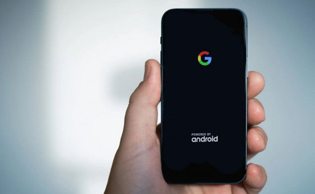 Un 'smartphone' compacto con sistema operativo Android