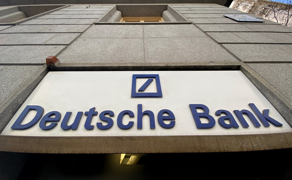 EuropaPress 2638365 cartel deutsche bank sucursal madrid incremento 129 bolsa francofort