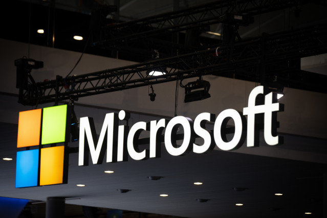 Estand de Microsoft en el Mobile World Congress (MWC) 2023 durante la segunda jornada, a 28 de febrero de 2023, en L'Hospitalet de Llobregat, Barcelona, Catalunya (España).