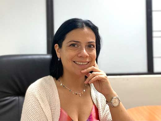 Carolina Araya   Derecho (002)