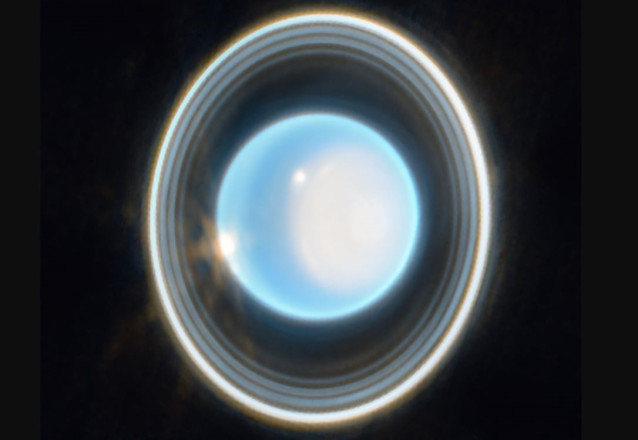 Esta imagen ampliada de Urano, capturada por la cámara de infrarrojo cercano de Webb (NIRCam) el 6 de febrero de 2023, revela impresionantes vistas de los anillos del planeta.