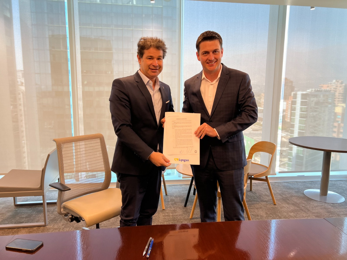 Esteban Rodru00edguez, gerente del negocio de GNL, biocombustibles e hidru00f3geno verde de Empresas Lipigas; Ricardo Franzen Reckziegel, Diretor Comercial da Be8