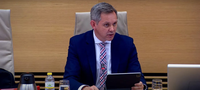 El ministro de Sanidad, José Miñones, durante su primera comparecencia ante la Comisión de Sanidad y Consumo del Congreso de los Diputados. En Madrid (España), a 10 de mayo de 2023.