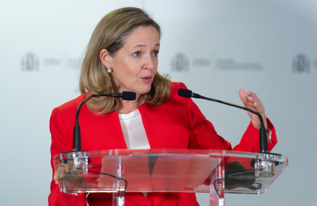 Archivo - La vicepresidenta primera y ministra de Asuntos Económicos y Transformación Digital, Nadia Calviño.