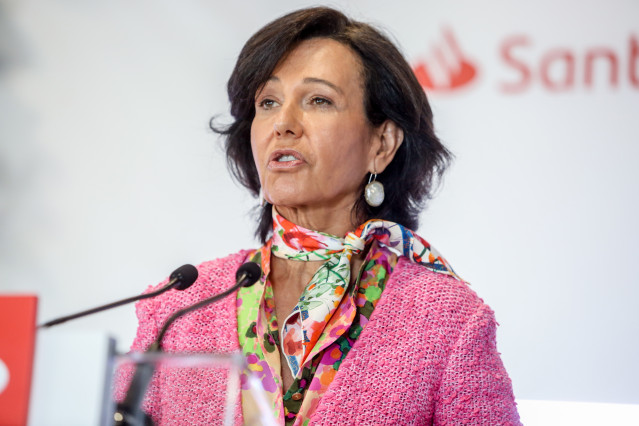 Archivo - La presidenta del Grupo Santander, Ana Botín.
