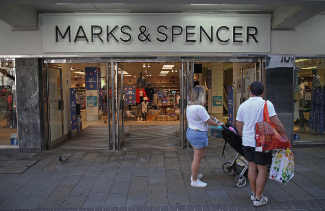 Detalle de la tienda Marks & Spencer, a 8 de mayo de 2023 en Gibraltar.