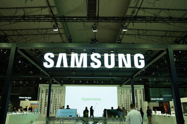 Archivo - Estand de Samsung en el Mobile World Congress (MWC) 2023