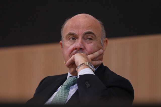 Archivo - El vicepresidente del Banco Central Europeo, Luis de Guindos,  a 4 de noviembre de 2022, en Madrid (España).