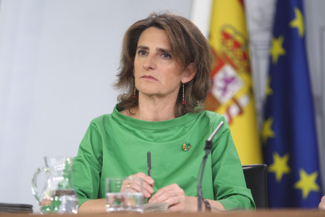 Archivo - La ministra de Transición Ecológica, Teresa Ribera, ofrece declaraciones a los medios de comunicación tras la celebración del Consejo de Ministros.