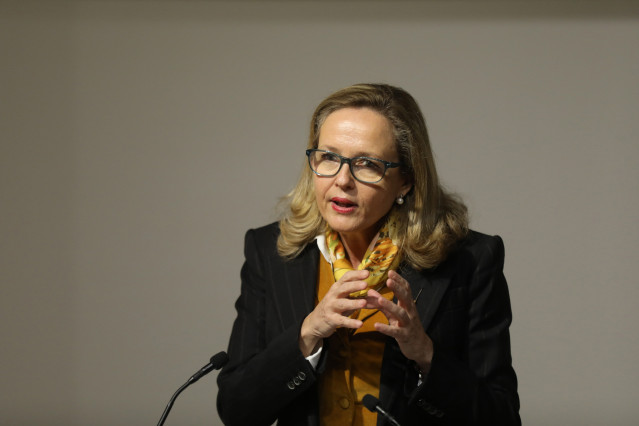 Archivo - La vicepresidenta primera del Gobierno y ministra de Asuntos Económicos y Transformación Digital, Nadia Calviño,  a 3 de febrero de 2022, en Madrid (España).