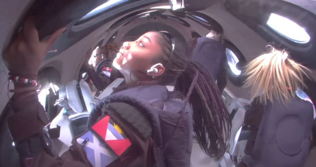 Primeros turistas espaciales en vuelo de Virgin Galactic