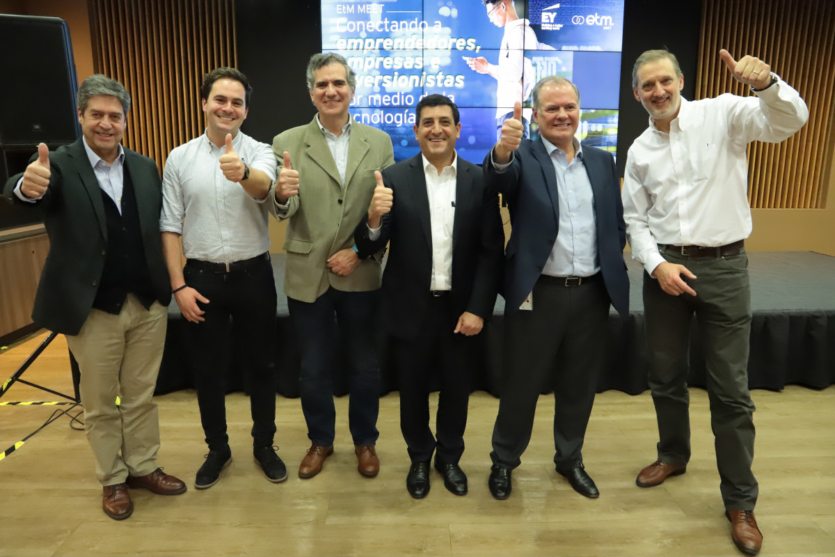 Rauu00ecl Alcaiu00ecno,, Nicolau00ecs Bove, Cristiau00ecn Eckholt, Daniel Daccarett, Cristiau00ecn Lefrevre, Francisco Allende